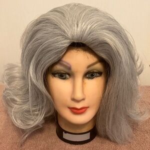 Wig 15" Medium Gray Synthetic Natural Looking Curls Adjustable Straps